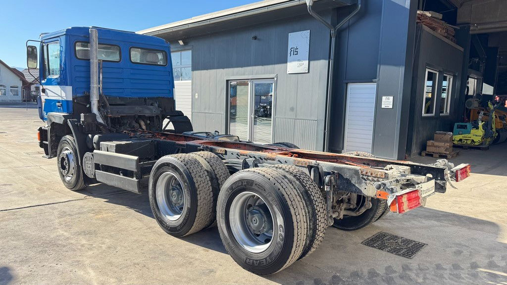 MAN 25.272 6x4 chassis- complete spring - Châssis cabine: photos 4 MAN 25.272 6x4 chassis- complete spring - Châssis cabine: photos 4