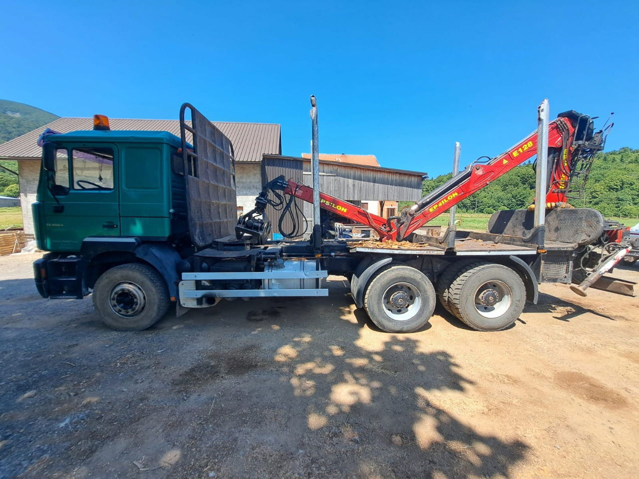 MAN 33.464 6x4 forest truck - Complete Spring - Epsilon E128 + scissors - Camion grumier: photos 3 MAN 33.464 6x4 forest truck - Complete Spring - Epsilon E128 + scissors - Camion grumier: photos 3
