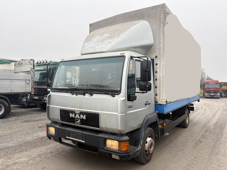 MAN 9.174 4x2 stake body+tarpaulin - Camion plateau: photos 1 MAN 9.174 4x2 stake body+tarpaulin - Camion plateau: photos 1