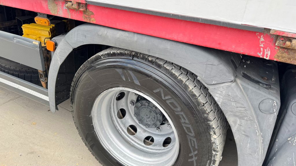Camion fourgon MAN TGX 26.440 6x2 box truck - retarder - lifting axle: photos 13