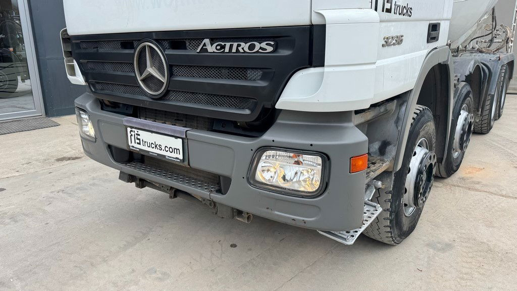 Mercedes-Benz Actros 3236 8x4 beton mixer 9m3 - Camion malaxeur: photos 2 Mercedes-Benz Actros 3236 8x4 beton mixer 9m3 - Camion malaxeur: photos 2