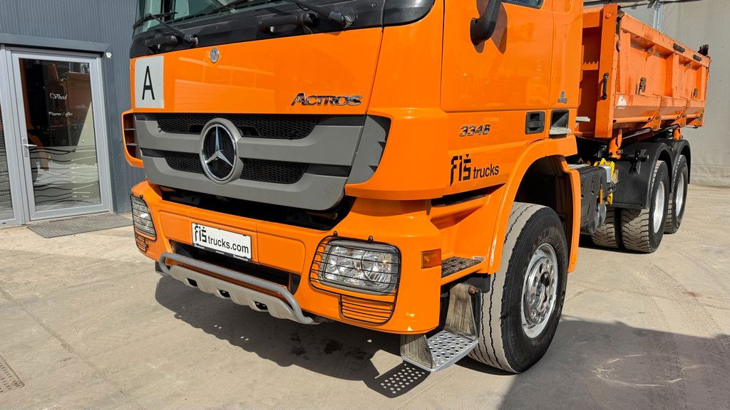 Mercedes-Benz Actros 3346 K 6x4 bordmatic - 3 pedals - Camion benne: photos 2 Mercedes-Benz Actros 3346 K 6x4 bordmatic - 3 pedals - Camion benne: photos 2