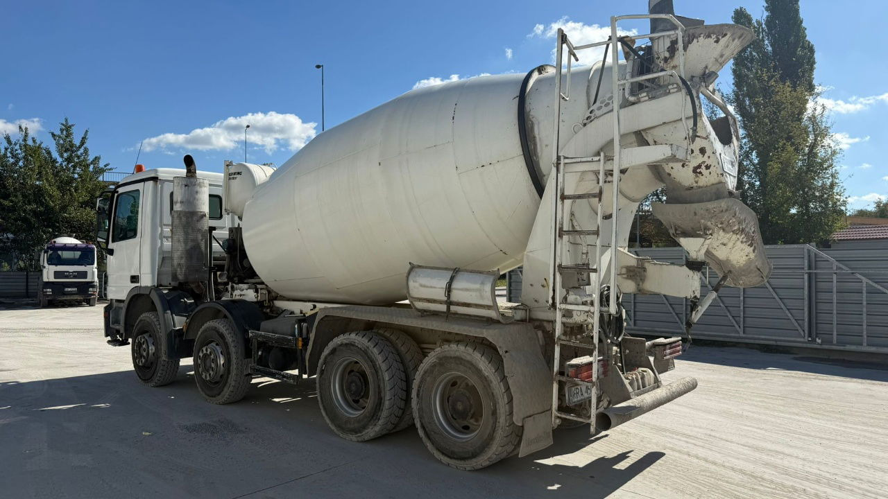 Mercedes-Benz Actros 3532 8x4 beton Schwing mixer 10m3 - Camion malaxeur: photos 3 Mercedes-Benz Actros 3532 8x4 beton Schwing mixer 10m3 - Camion malaxeur: photos 3