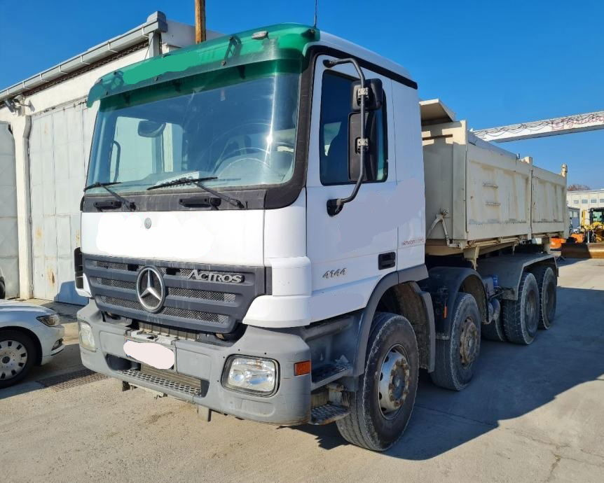 Mercedes-Benz Actros 4144 K 8x4 3 sided tipper - 1st owner - Camion benne: photos 1 Mercedes-Benz Actros 4144 K 8x4 3 sided tipper - 1st owner - Camion benne: photos 1