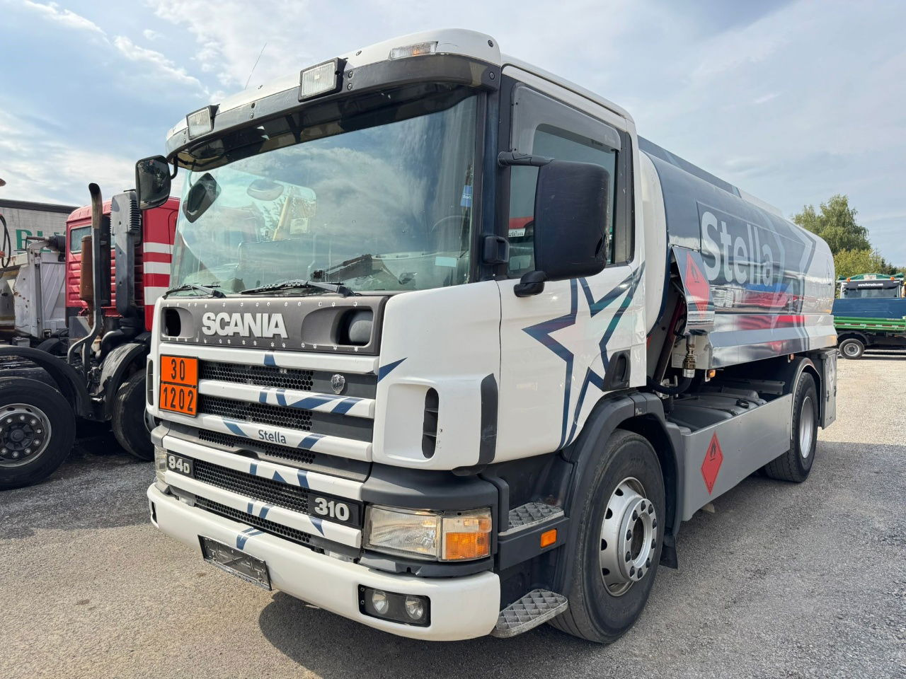 Scania 94D 310 4x2 tank truck - 14.200 liters - Camion citerne: photos 1 Scania 94D 310 4x2 tank truck - 14.200 liters - Camion citerne: photos 1