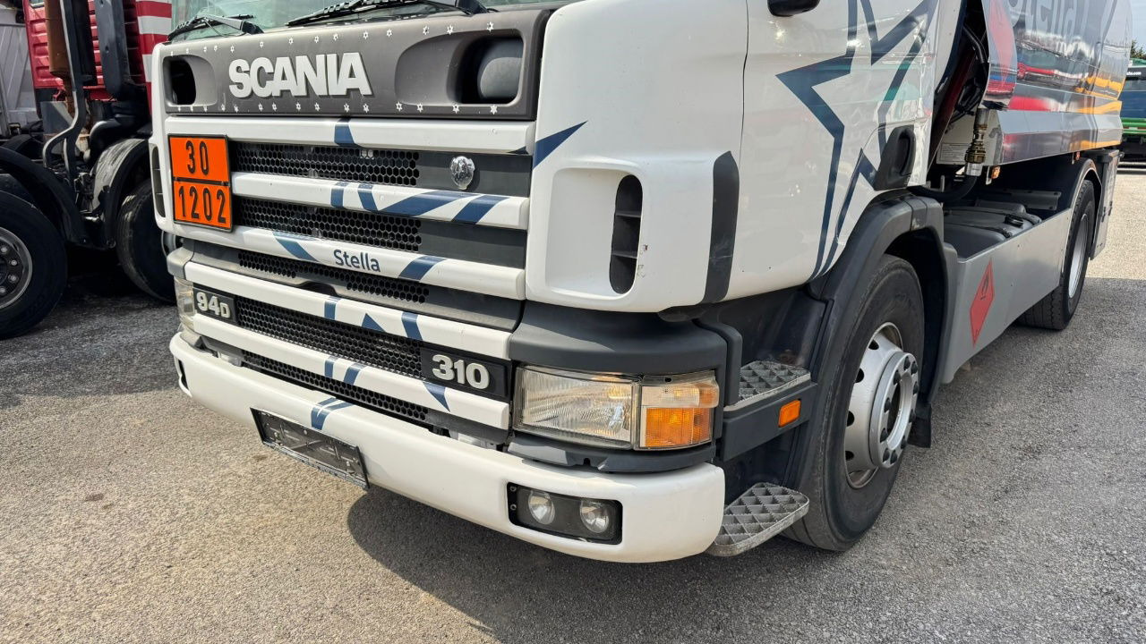 Scania 94D 310 4x2 tank truck - 14.200 liters - Camion citerne: photos 2 Scania 94D 310 4x2 tank truck - 14.200 liters - Camion citerne: photos 2