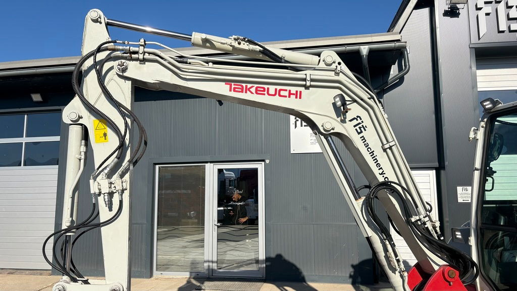 Takeuchi TB250-2 - 2021 Year - 1825 Hours - Powertilt -3X Buckets - Mini pelle: photos 4 Takeuchi TB250-2 - 2021 Year - 1825 Hours - Powertilt -3X Buckets - Mini pelle: photos 4