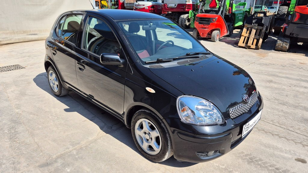 Toyota Yaris 1.3 - Petrol - 5 Doors - AC - Voiture à hayon: photos 3 Toyota Yaris 1.3 - Petrol - 5 Doors - AC - Voiture à hayon: photos 3