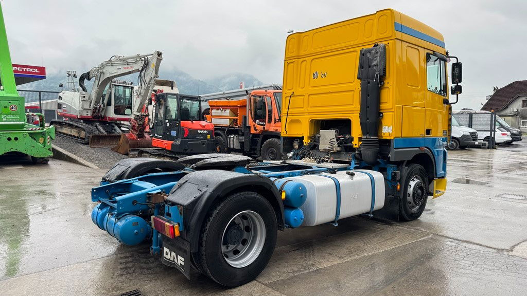 DAF XF 95.430 4x2 tractor unit - euro 3 - Tracteur routier: photos 5 DAF XF 95.430 4x2 tractor unit - euro 3 - Tracteur routier: photos 5