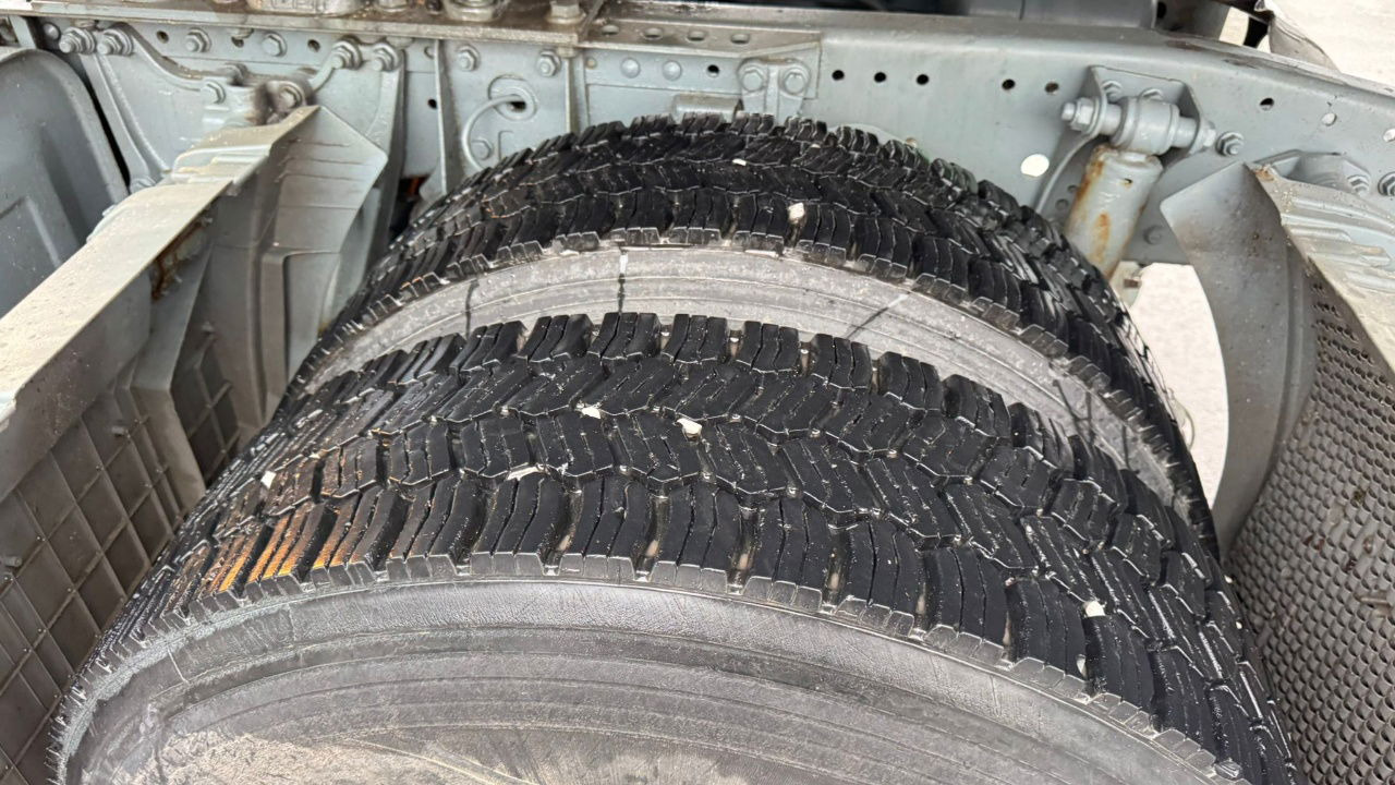 Mercedes-Benz Actros 1840 Axor 1840 LS 4x2 tipper hydraulics - Tracteur routier: photos 5 Mercedes-Benz Actros 1840 Axor 1840 LS 4x2 tipper hydraulics - Tracteur routier: photos 5