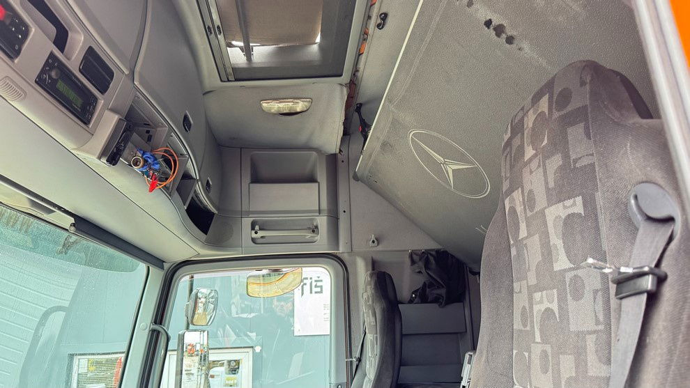 Tracteur routier Mercedes-Benz Actros 1844 4x2 - tractor unit - retarder: photos 19 Tracteur routier Mercedes-Benz Actros 1844 4x2 - tractor unit - retarder: photos 19