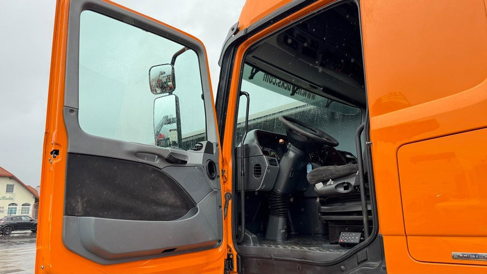 Tracteur routier Mercedes-Benz Actros 1844 4x2 - tractor unit - retarder: photos 15 Tracteur routier Mercedes-Benz Actros 1844 4x2 - tractor unit - retarder: photos 15