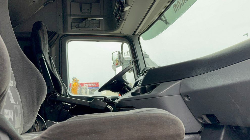 Tracteur routier Mercedes-Benz Actros 1844 4x2 - tractor unit - retarder: photos 26 Tracteur routier Mercedes-Benz Actros 1844 4x2 - tractor unit - retarder: photos 26