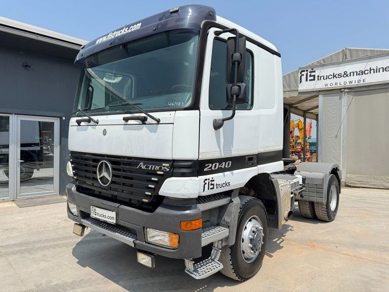 Mercedes-Benz Actros 2040 AS 4x4 tractor unit - tipp. hydr. - Tracteur routier: photos 1 Mercedes-Benz Actros 2040 AS 4x4 tractor unit - tipp. hydr. - Tracteur routier: photos 1