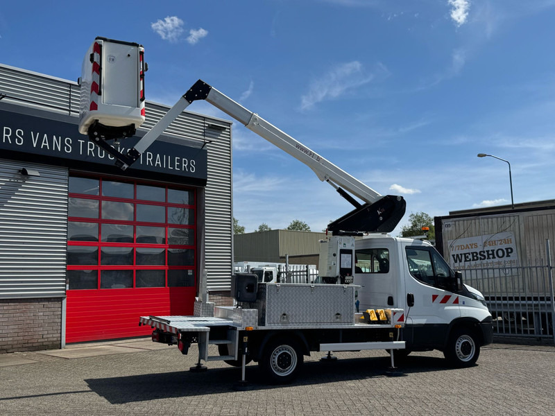 Véhicule utilitaire Iveco Daily 35S14 2 Person, Km 31.936!! 4x gestempeld, 2 persoonslift: photos 6