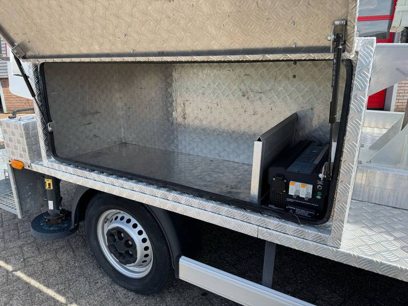 Véhicule utilitaire Iveco Daily 35S14 2 Person, Km 31.936!! 4x gestempeld, 2 persoonslift: photos 18