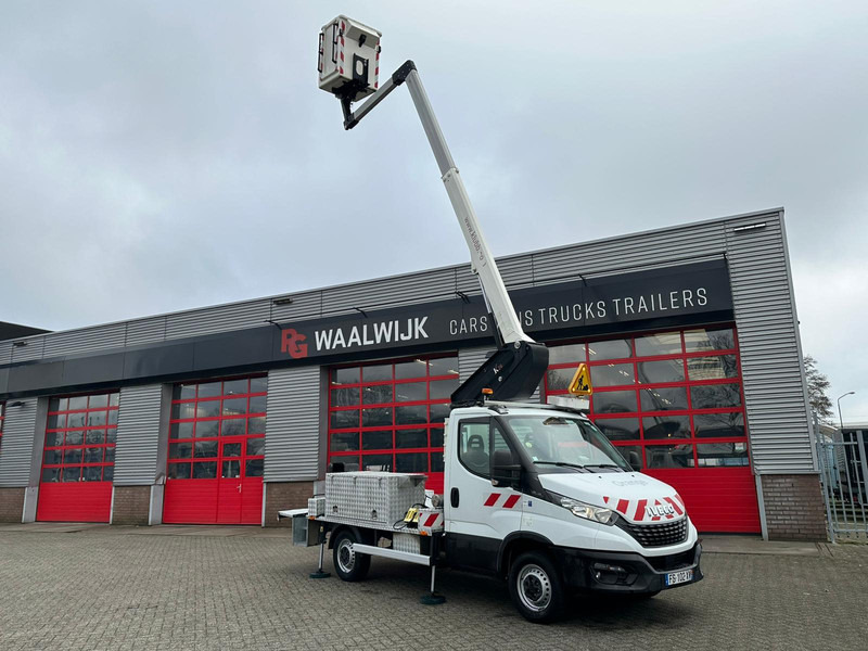 Iveco Daily 35S14 APK 29-08-2026, 4x gestempeld Km 64.779 - Véhicule utilitaire: photos 3 Iveco Daily 35S14 APK 29-08-2026, 4x gestempeld Km 64.779 - Véhicule utilitaire: photos 3