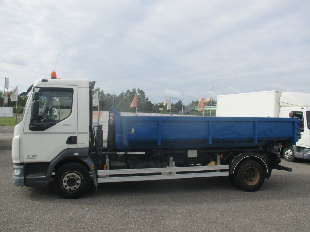 DAF LF 12.250 - Camion ampliroll: photos 2 DAF LF 12.250 - Camion ampliroll: photos 2