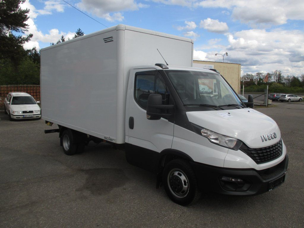 Iveco Daily 35C16 - Fourgon grand volume: photos 3 Iveco Daily 35C16 - Fourgon grand volume: photos 3