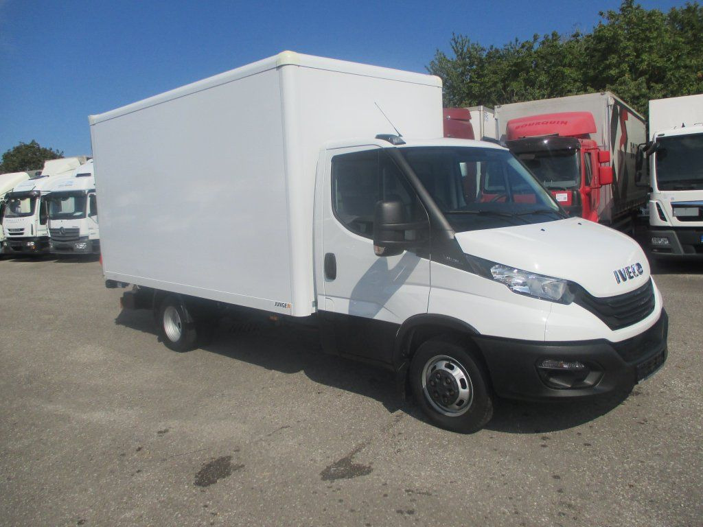 Iveco Daily 35C16 - Fourgon grand volume: photos 3 Iveco Daily 35C16 - Fourgon grand volume: photos 3