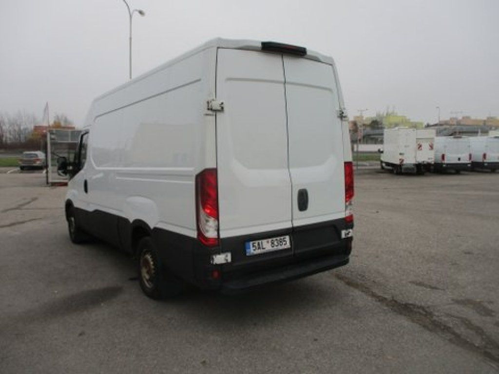 Iveco Daily 35S15V - Fourgon utilitaire: photos 2 Iveco Daily 35S15V - Fourgon utilitaire: photos 2