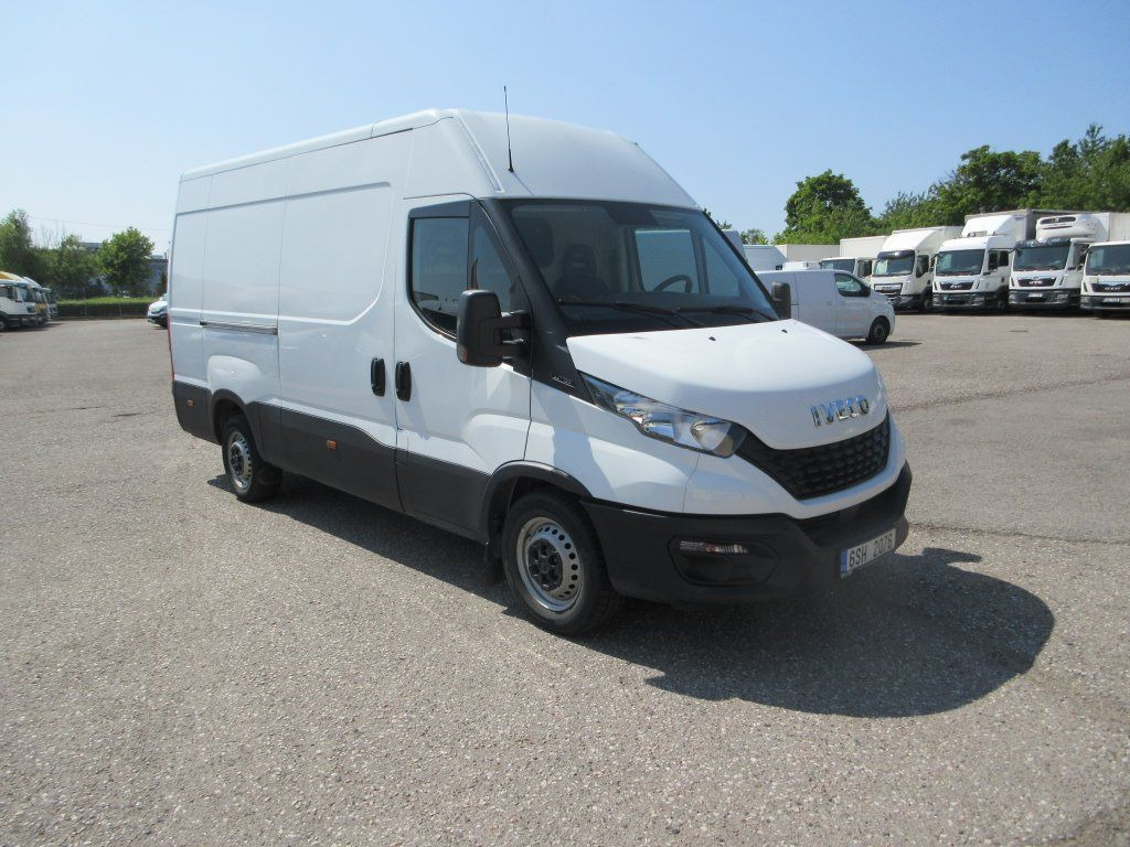Iveco Daily 35S16 - Fourgon utilitaire: photos 1 Iveco Daily 35S16 - Fourgon utilitaire: photos 1