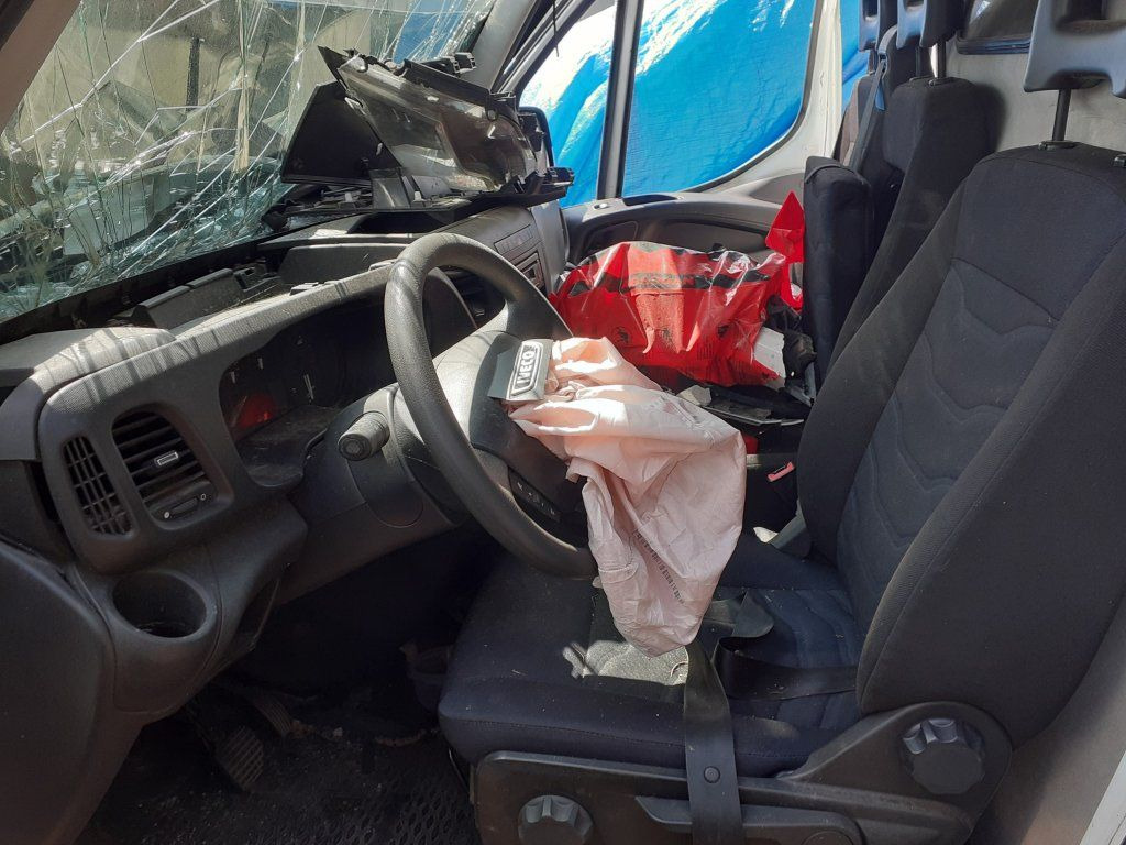Fourgon utilitaire Iveco Daily 35S16 maxi Damaged: photos 7