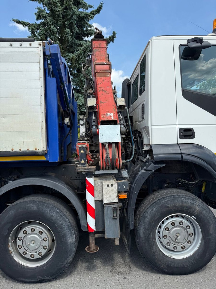 Camion benne Iveco Trakker AD410 T45 8x8 + HMF 1643 Z2: photos 13