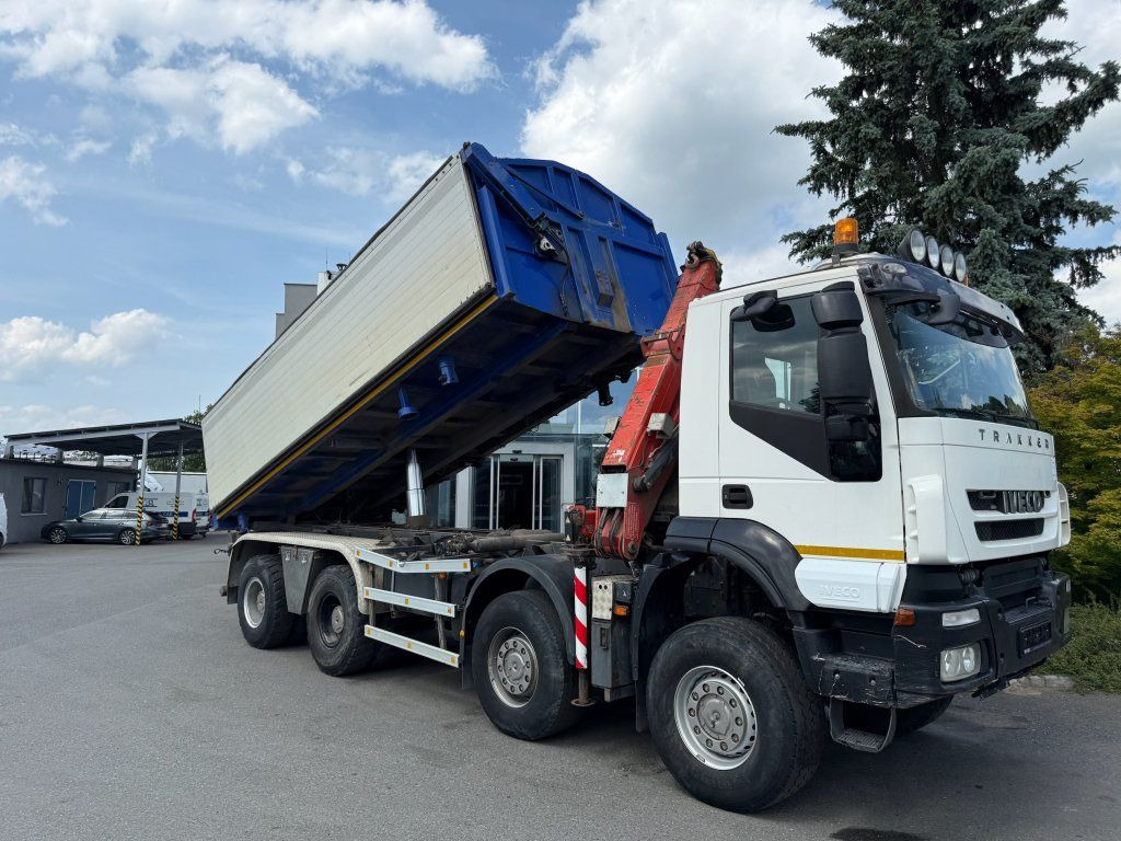Camion benne Iveco Trakker AD410 T45 8x8 + HMF 1643 Z2: photos 8