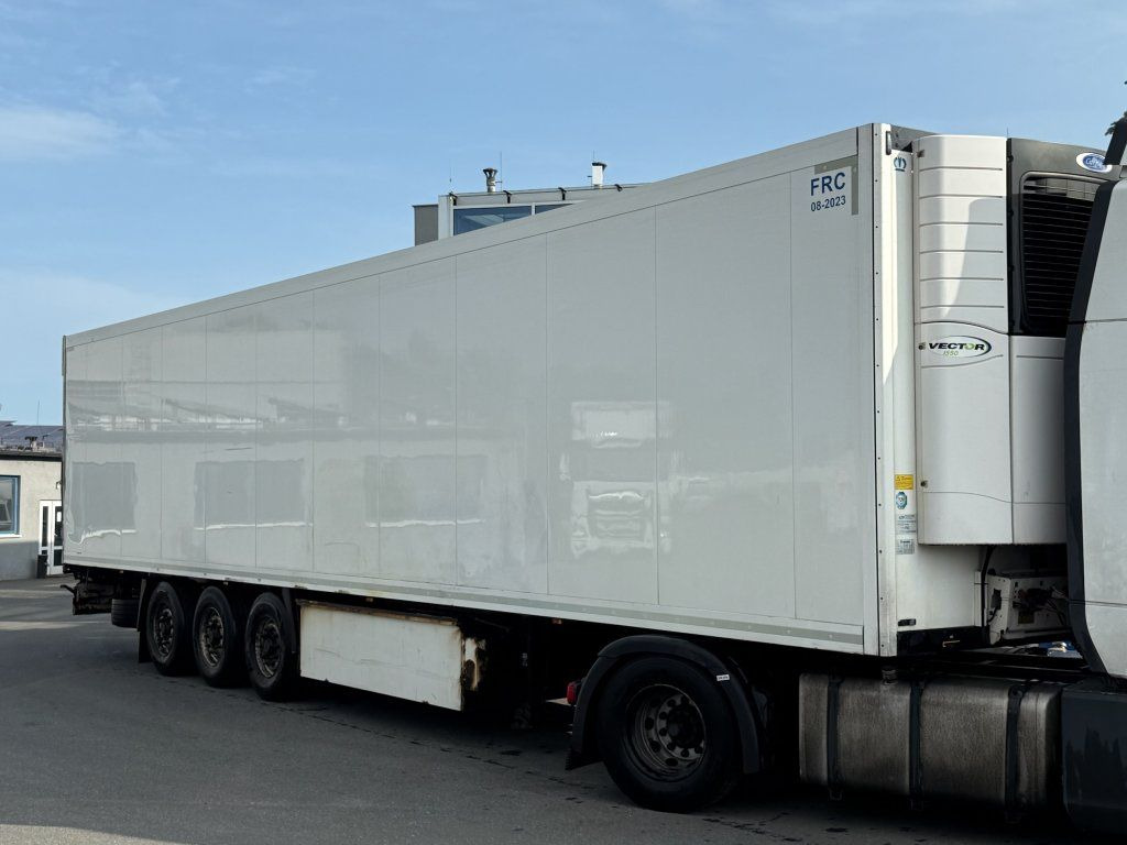 Lamberet Carrier Vectro 1550 DoppelStock - Semi-remorque fourgon: photos 1 Lamberet Carrier Vectro 1550 DoppelStock - Semi-remorque fourgon: photos 1