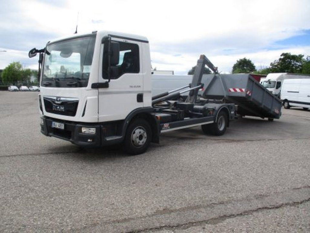 MAN 12.220 TGL - Camion fourgon: photos 4 MAN 12.220 TGL - Camion fourgon: photos 4
