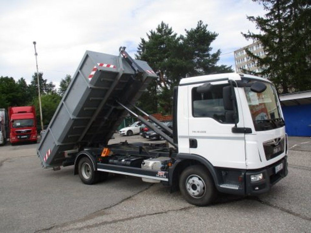 MAN 12.220 TGL - Camion fourgon: photos 3 MAN 12.220 TGL - Camion fourgon: photos 3