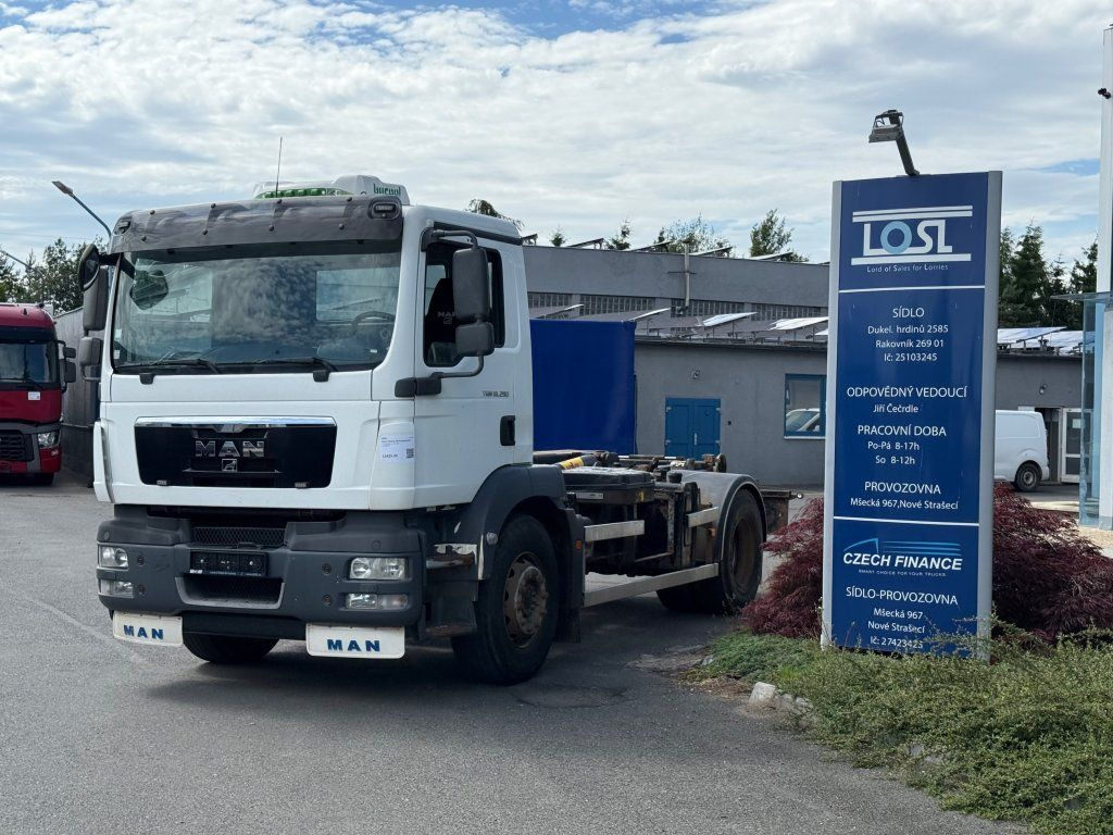 MAN TGM18.290 EURO 5 - Camion ampliroll: photos 1 MAN TGM18.290 EURO 5 - Camion ampliroll: photos 1