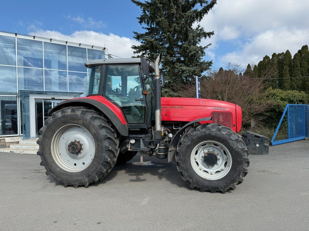 Massey Ferguson MF8260 - Tracteur agricole: photos 3 Massey Ferguson MF8260 - Tracteur agricole: photos 3