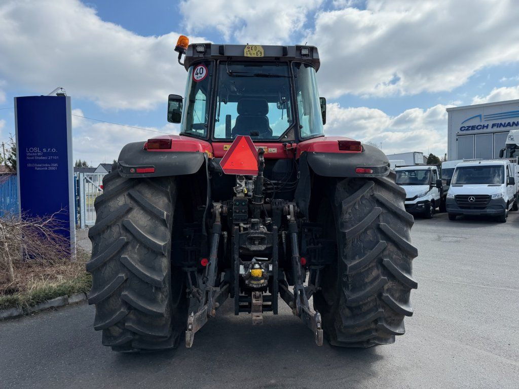 Massey Ferguson MF8260 - Tracteur agricole: photos 5 Massey Ferguson MF8260 - Tracteur agricole: photos 5