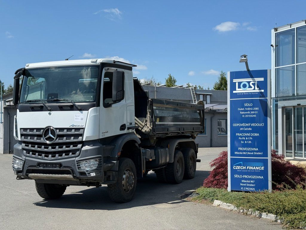 Mercedes-Benz 3343 Arocs 6x6 S3 EURO 6 - Camion benne: photos 2 Mercedes-Benz 3343 Arocs 6x6 S3 EURO 6 - Camion benne: photos 2