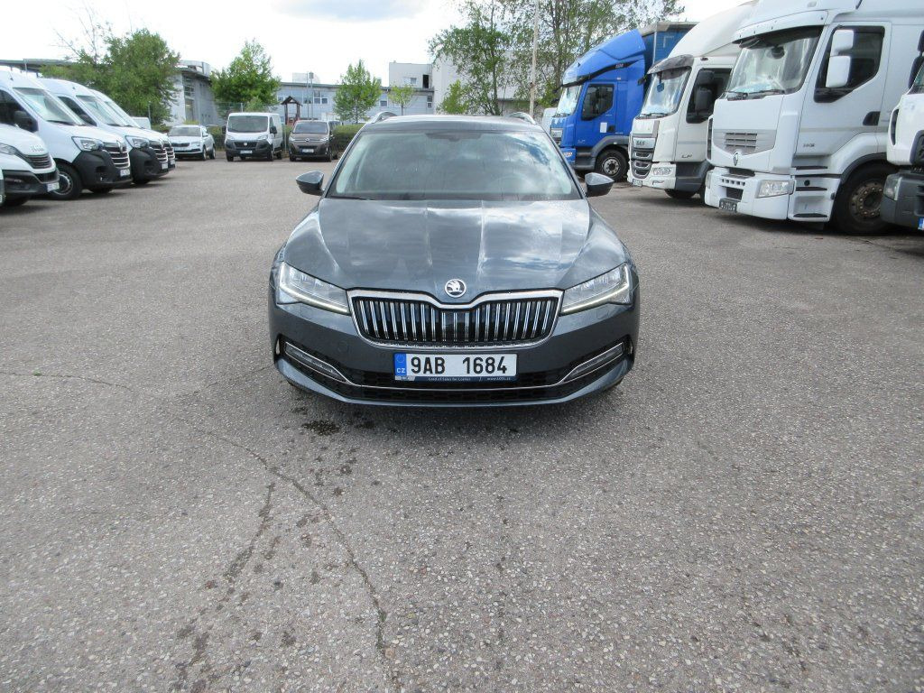 Skoda 2.0 Tdi  Style - Voiture break: photos 4 Skoda 2.0 Tdi  Style - Voiture break: photos 4