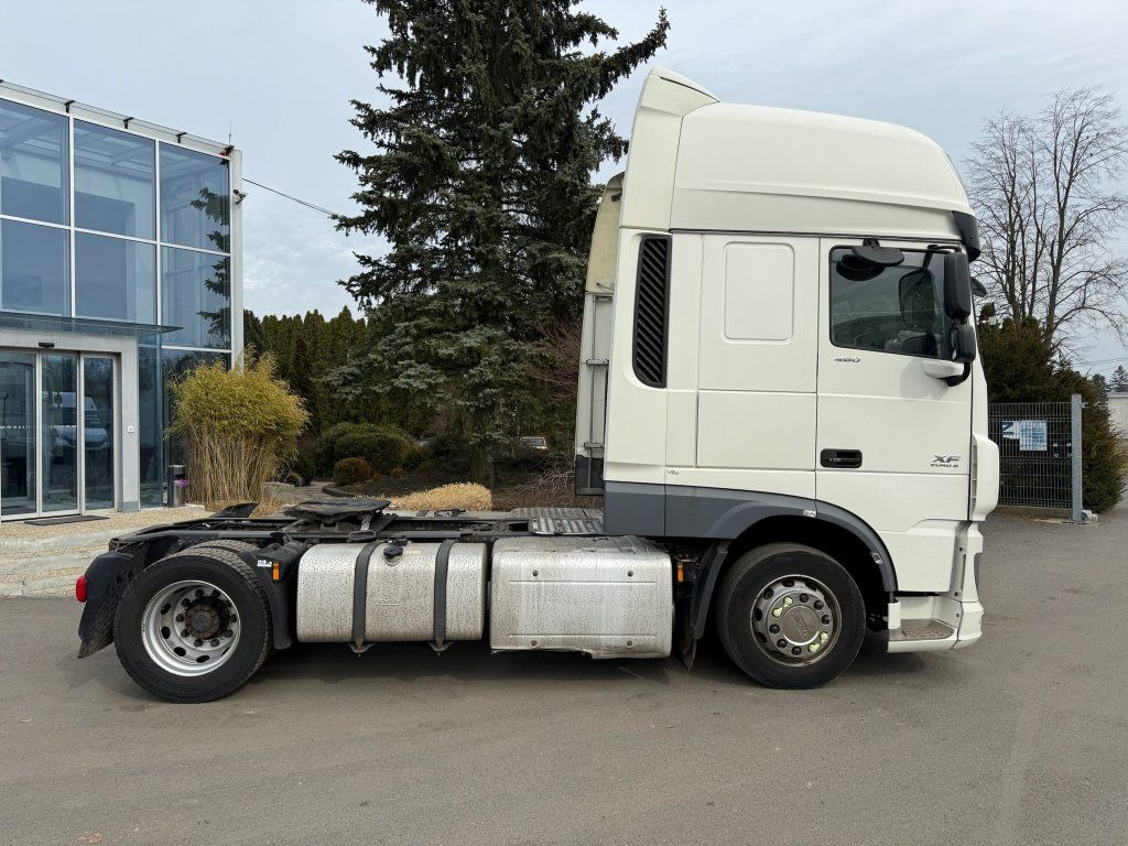 DAF XF460 EURO 6 MEGA/lowdeck - Tracteur routier: photos 3 DAF XF460 EURO 6 MEGA/lowdeck - Tracteur routier: photos 3