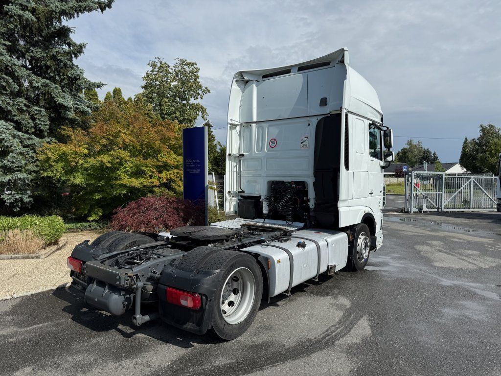 DAF XF480 SSC EURO 6 MEGA/lowdeck - Tracteur routier: photos 4 DAF XF480 SSC EURO 6 MEGA/lowdeck - Tracteur routier: photos 4