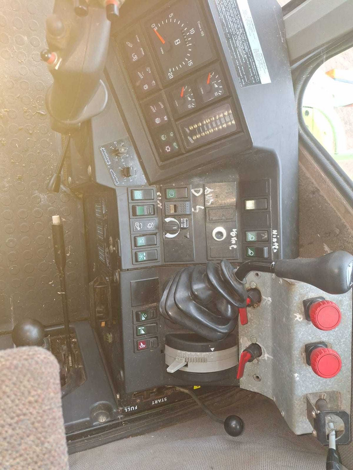 Claas dominator 118 sl Maxi - Matériel de récolte: photos 2 Claas dominator 118 sl Maxi - Matériel de récolte: photos 2