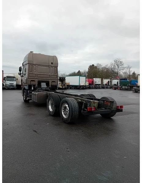 DAF XF 105.510 6x2 - Châssis cabine: photos 3 DAF XF 105.510 6x2 - Châssis cabine: photos 3