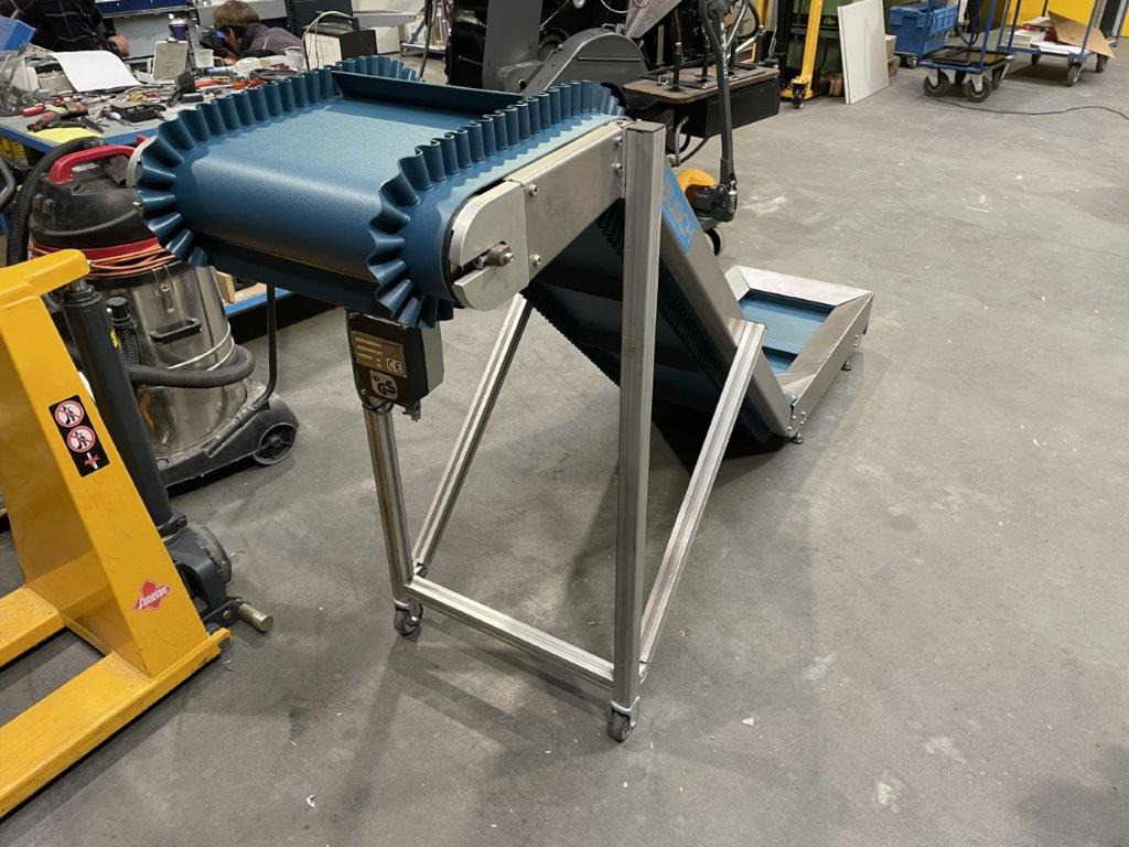 Chip conveyor Gerhard Busch KF 110 - Bande transporteuse: photos 2 Chip conveyor Gerhard Busch KF 110 - Bande transporteuse: photos 2