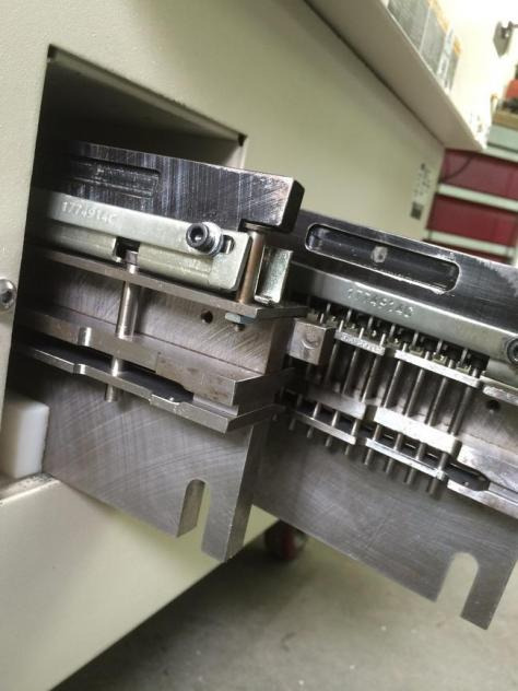 GBC AP-2 automatic punching machine - Relieuse: photos 3 GBC AP-2 automatic punching machine - Relieuse: photos 3