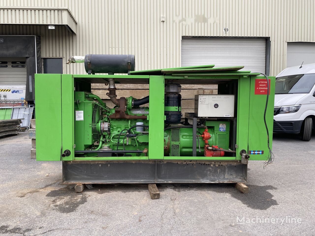 IVECO 100 kVa 8061 - Groupe électrogène: photos 1 IVECO 100 kVa 8061 - Groupe électrogène: photos 1