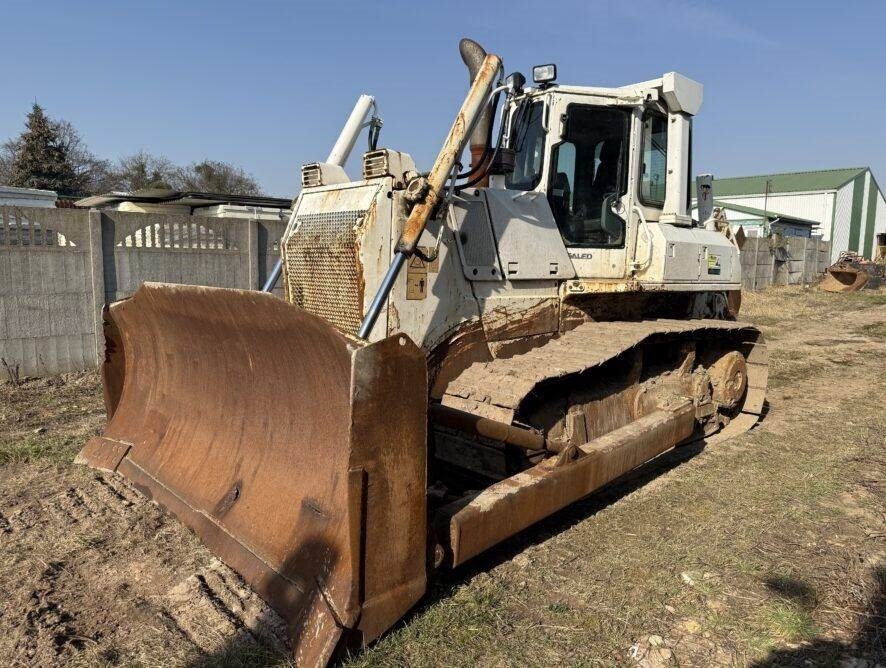 Komatsu D65EX-15e0 + ripper - Bulldozer: photos 1 Komatsu D65EX-15e0 + ripper - Bulldozer: photos 1
