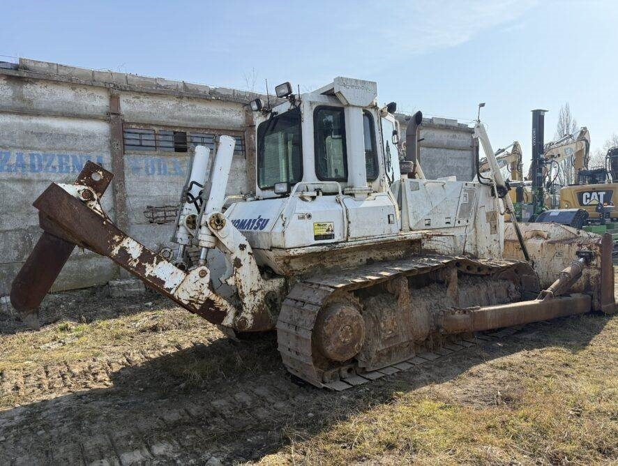 Komatsu D65EX-15e0 + ripper - Bulldozer: photos 5 Komatsu D65EX-15e0 + ripper - Bulldozer: photos 5