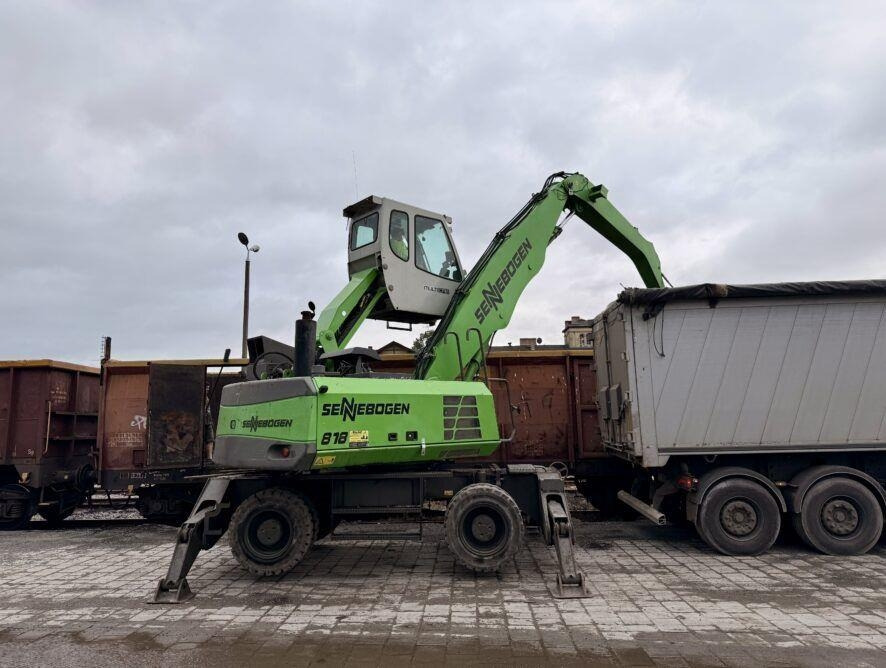 Sennebogen 818 K9 - Pelle de manutention: photos 1 Sennebogen 818 K9 - Pelle de manutention: photos 1