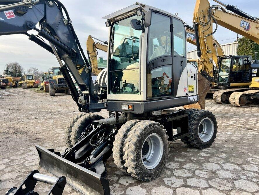 Pelle sur pneus Terex TW70: photos 9