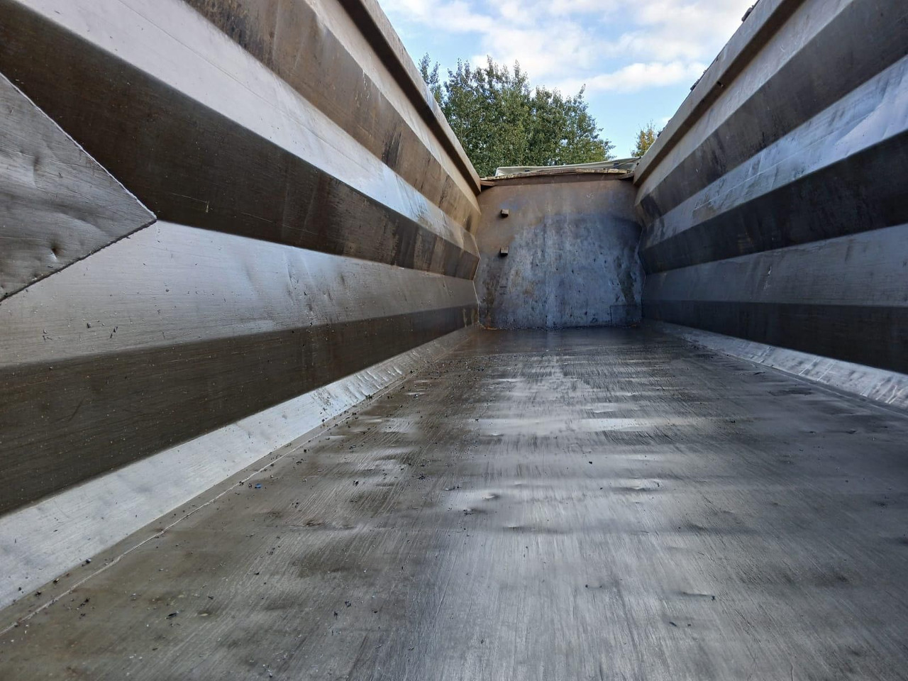 Lück SKF 35 60m³ Liftachse/Plane - Semi-remorque benne: photos 5 Lück SKF 35 60m³ Liftachse/Plane - Semi-remorque benne: photos 5