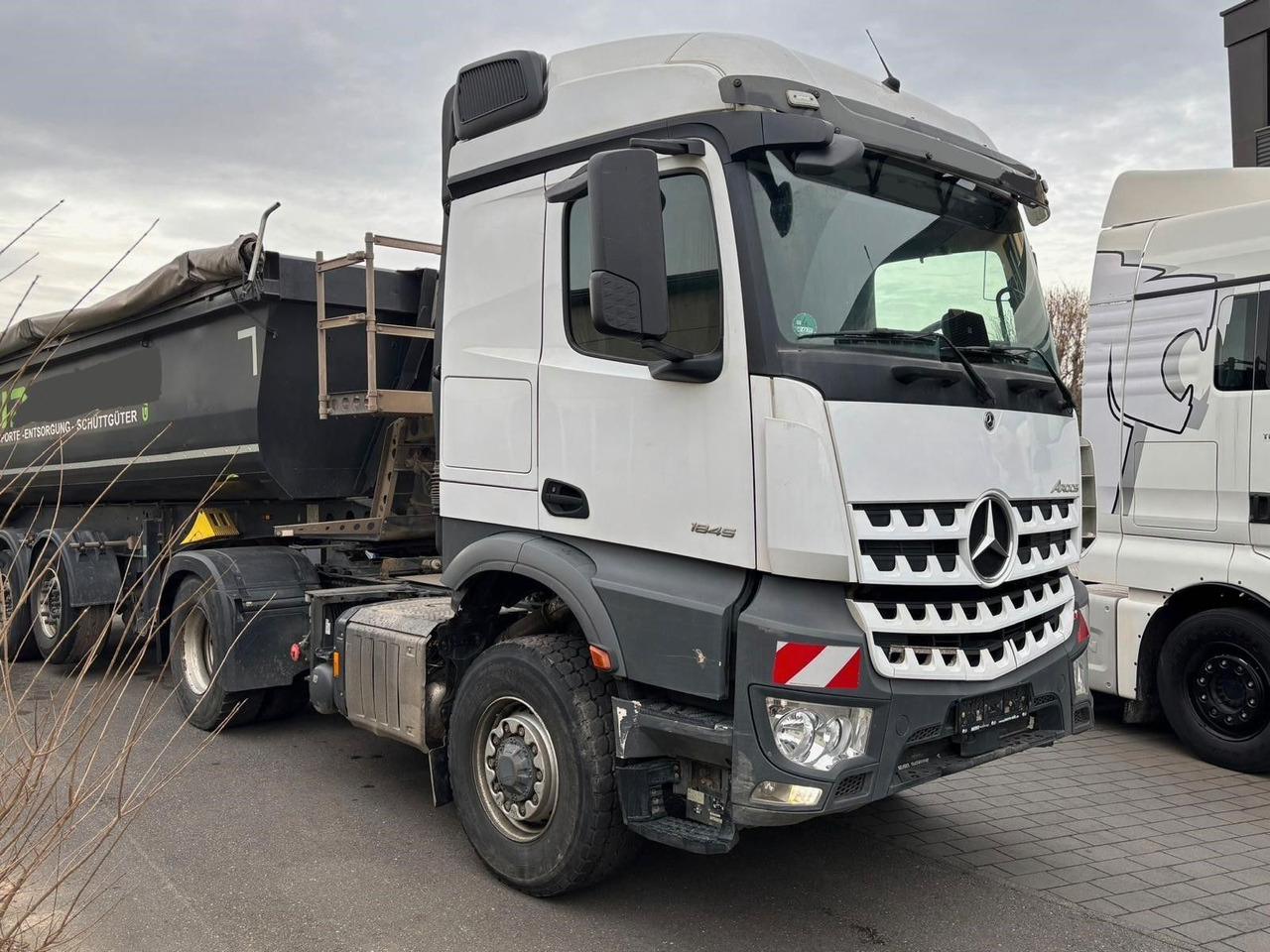 Mercedes-Benz MP V 1845 4x4/Retarder/Kipphydraulik - Tracteur routier: photos 1 Mercedes-Benz MP V 1845 4x4/Retarder/Kipphydraulik - Tracteur routier: photos 1